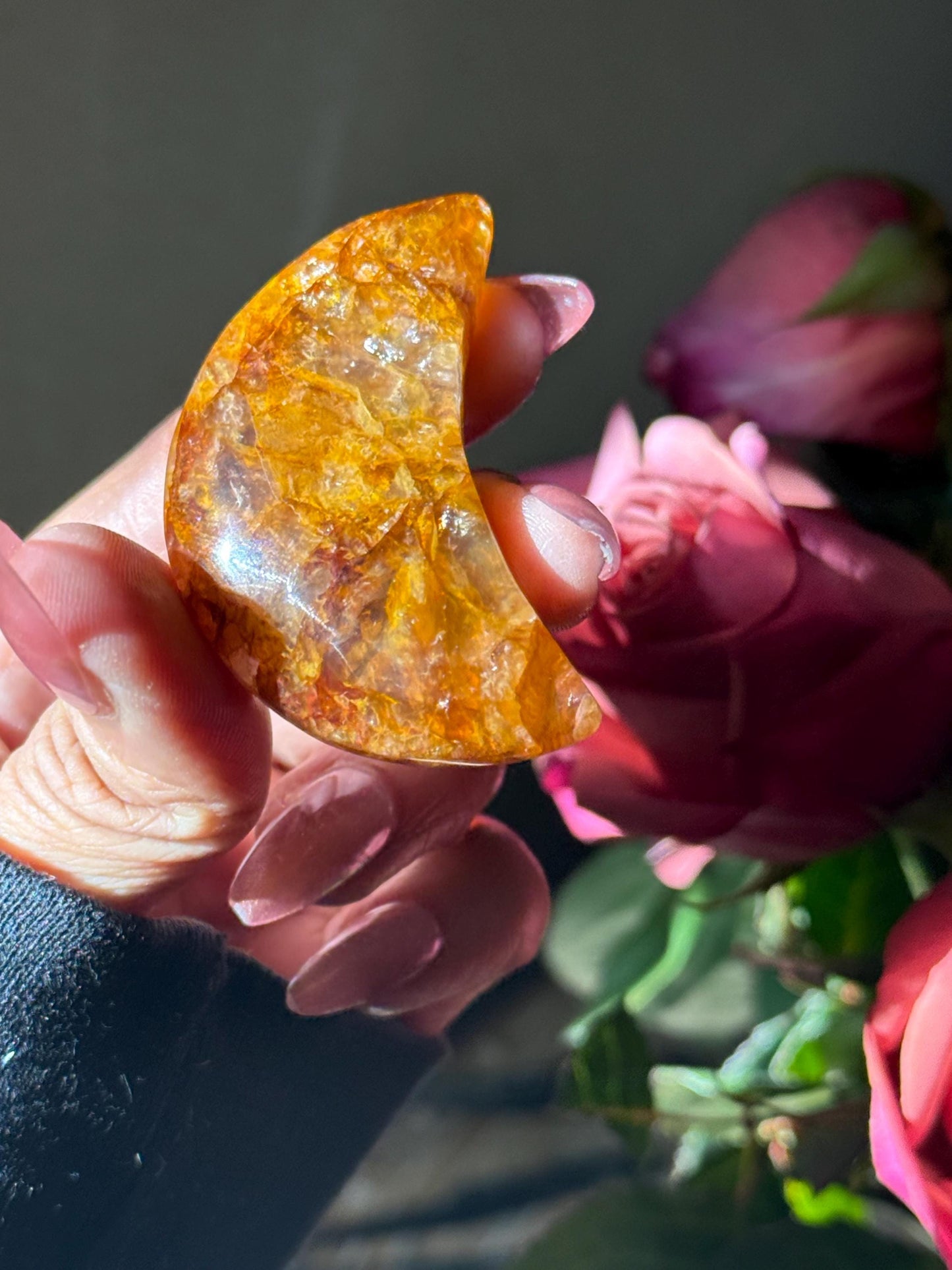 Golden Healer Quartz Moon, Golden Healer Quartz, Crystal Carving Moon, Witchy Decoration, Crystal Moons, Crystal Gifts,
