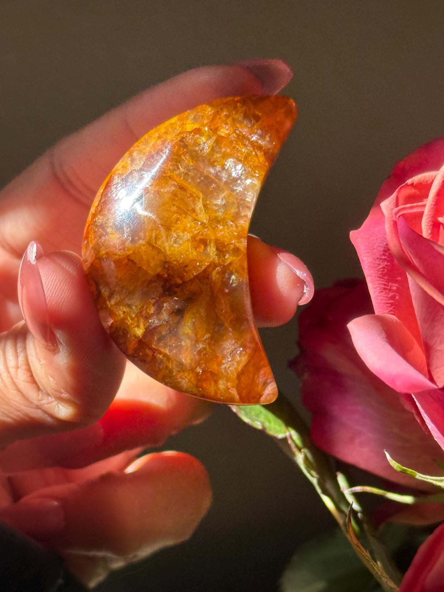 Golden Healer Quartz Moon, Golden Healer Quartz, Crystal Carving Moon, Witchy Decoration, Crystal Moons, Crystal Gifts,