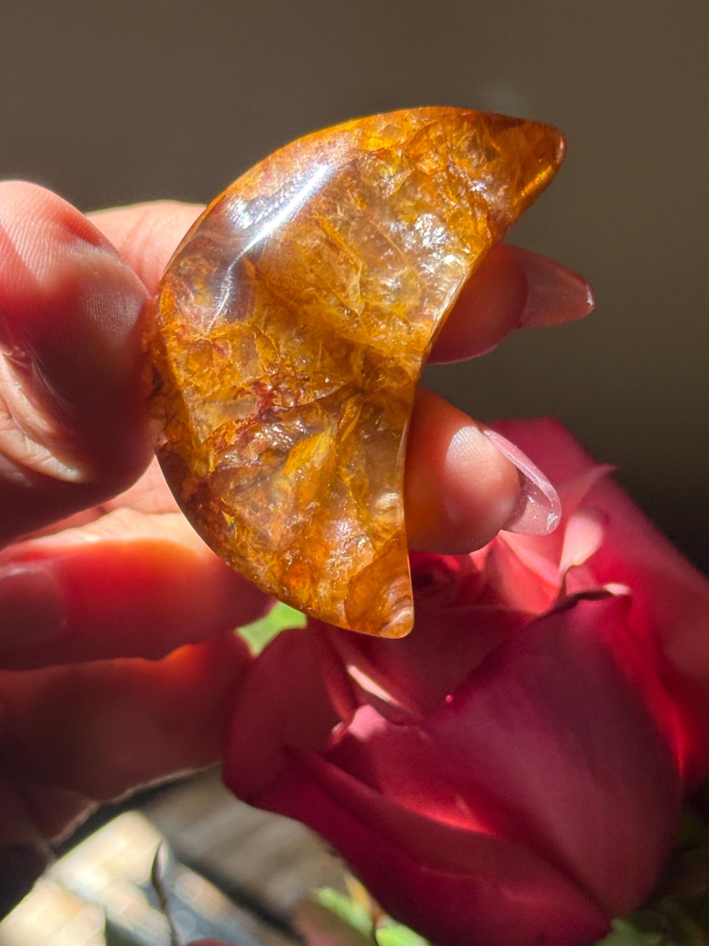 Golden Healer Quartz Moon, Golden Healer Quartz, Crystal Carving Moon, Witchy Decoration, Crystal Moons, Crystal Gifts,