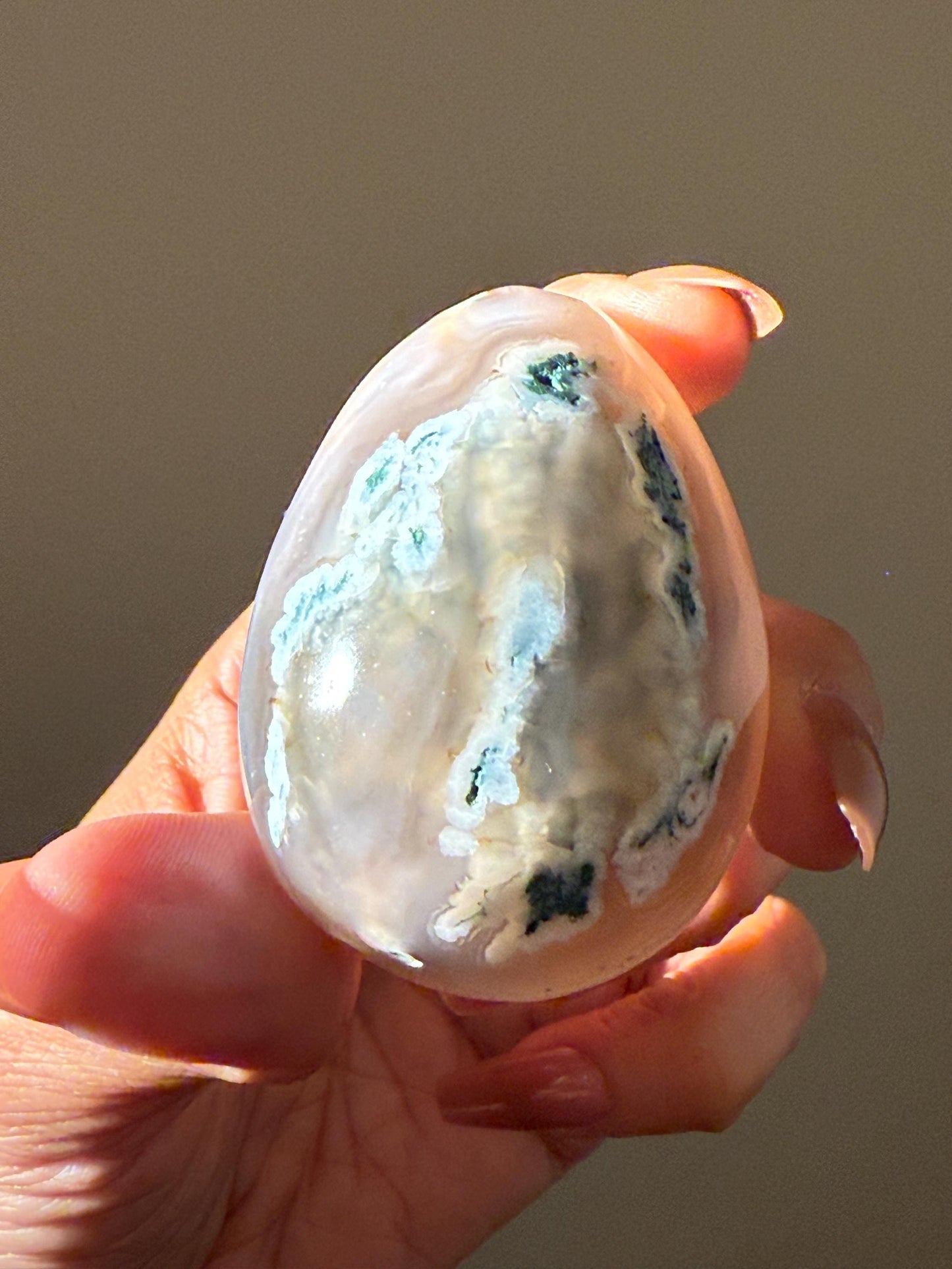Druzy Agate Egg, Moss Agate Egg, Crystal Egg, Druzy Quartz Egg, Crystals Gifts, Moss Agate, Metaphysical Gifts,