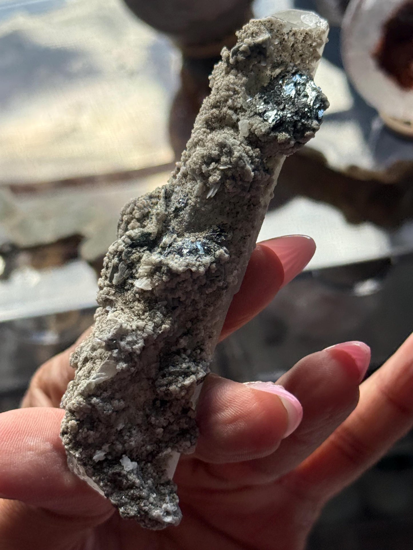 Witches finger Quartz, Quartz with Hematite and UV-Reactive Calcite Inclusions, Natural Raw Specimen,