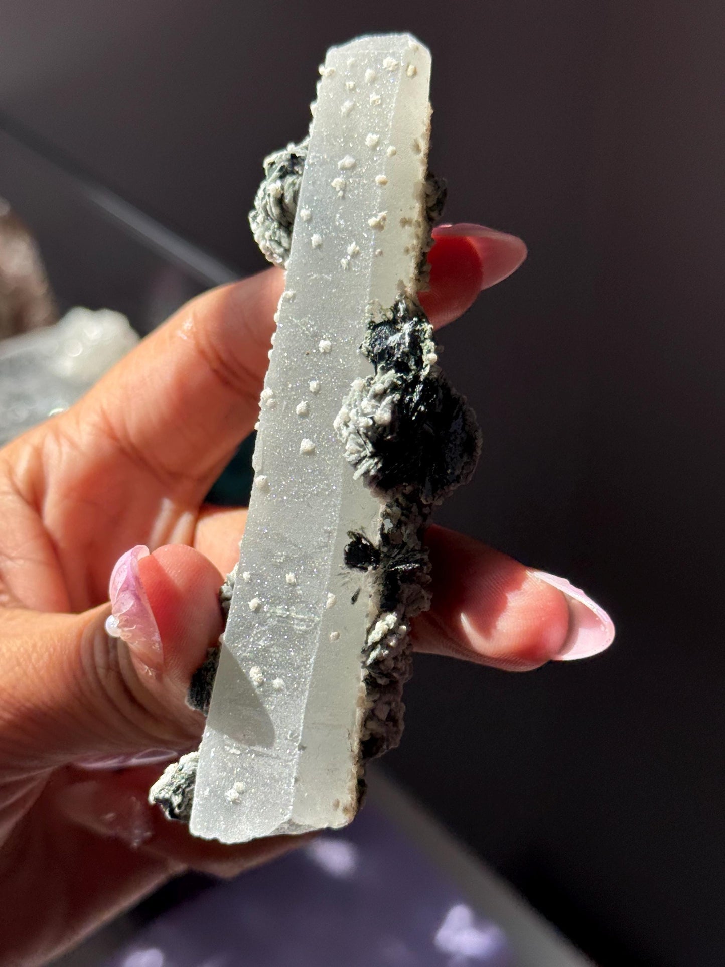 Witches finger Quartz, Quartz with Hematite and UV-Reactive Calcite Inclusions, Natural Raw Specimen,