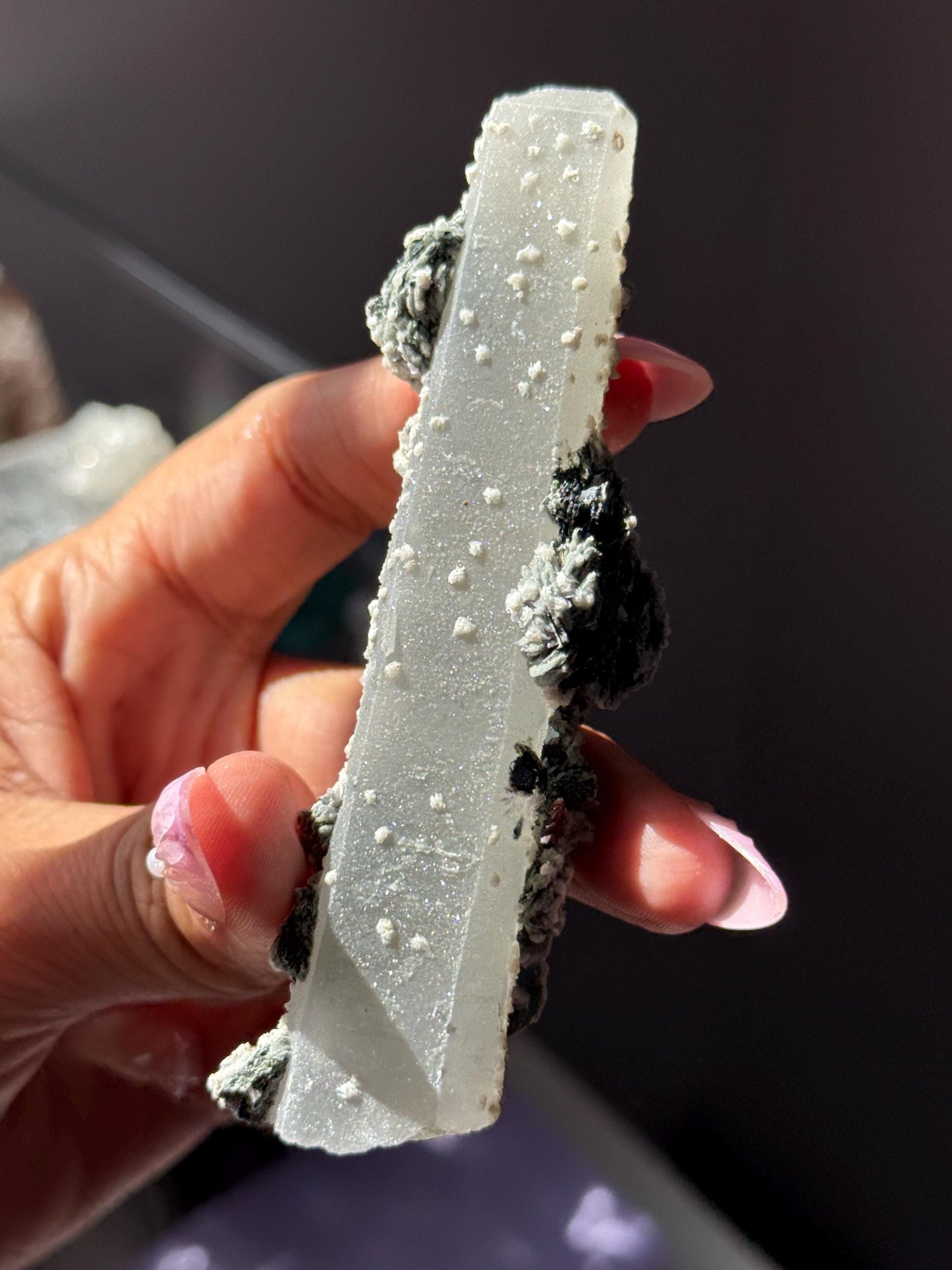 Witches finger Quartz, Quartz with Hematite and UV-Reactive Calcite Inclusions, Natural Raw Specimen,