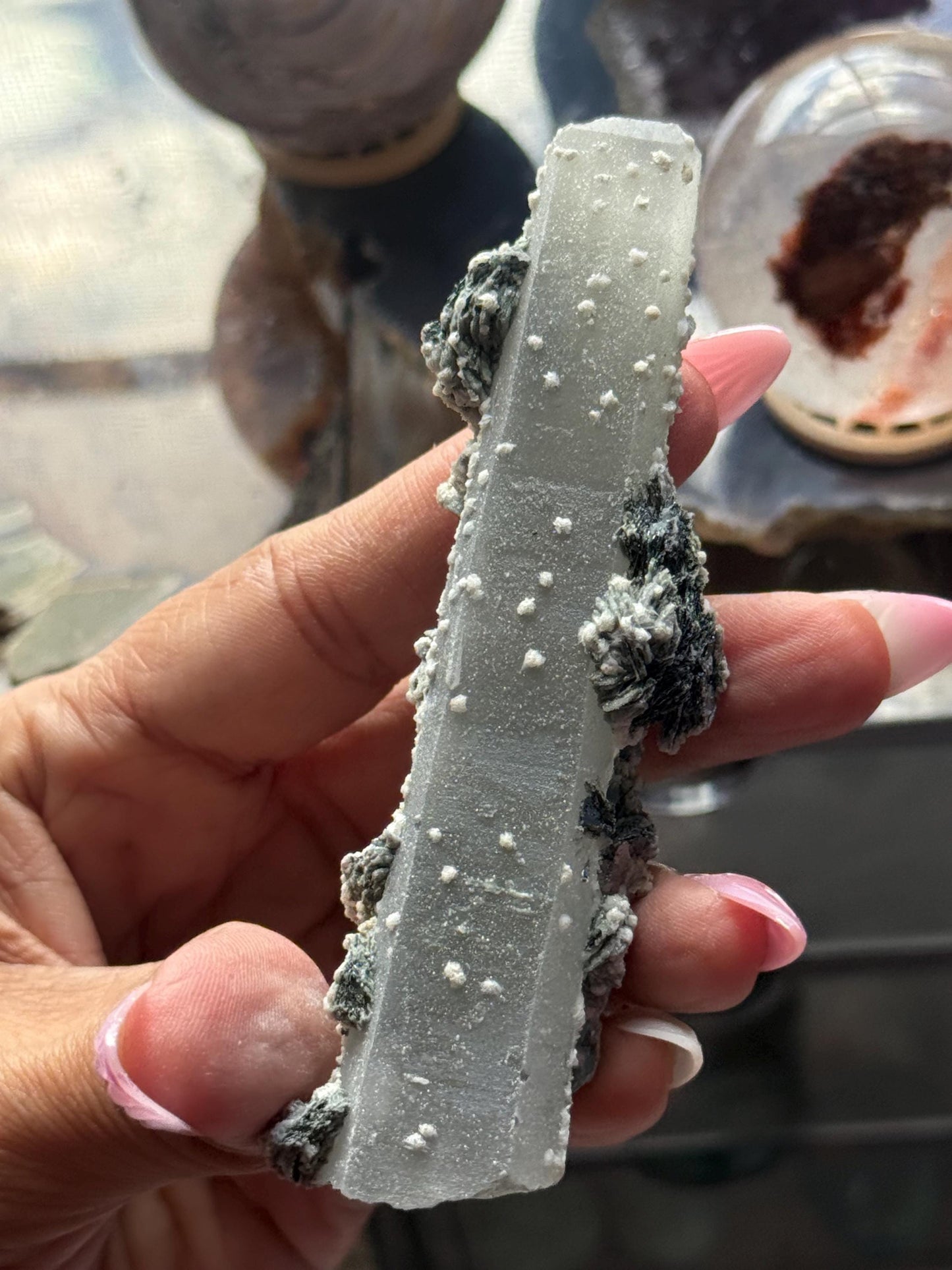 Witches finger Quartz, Quartz with Hematite and UV-Reactive Calcite Inclusions, Natural Raw Specimen,