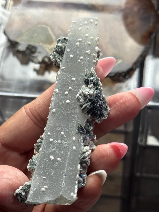 Witches finger Quartz, Quartz with Hematite and UV-Reactive Calcite Inclusions, Natural Raw Specimen,