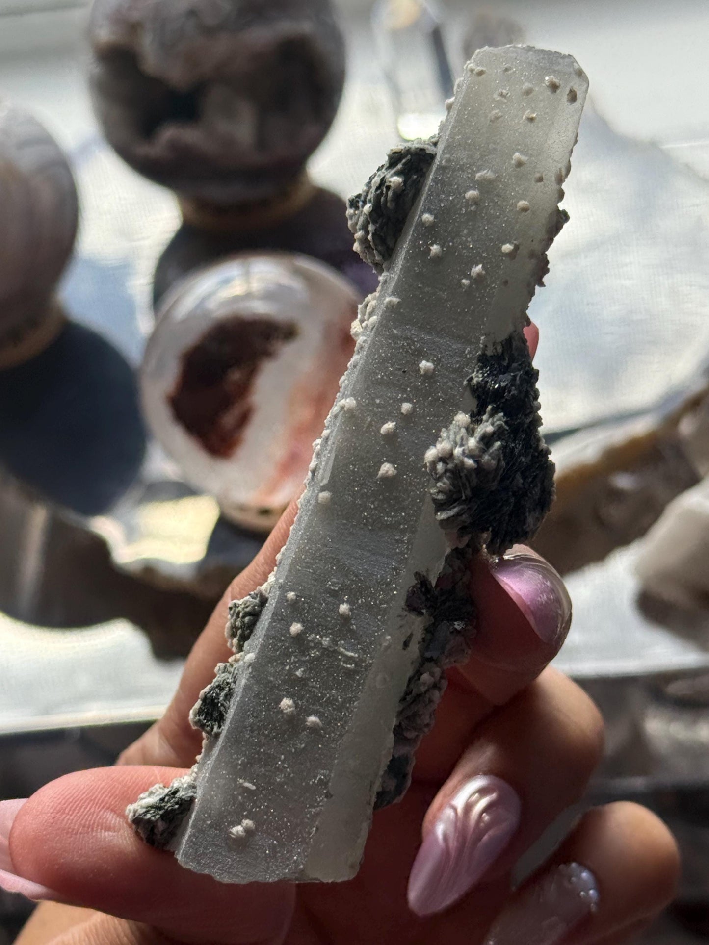 Witches finger Quartz, Quartz with Hematite and UV-Reactive Calcite Inclusions, Natural Raw Specimen,