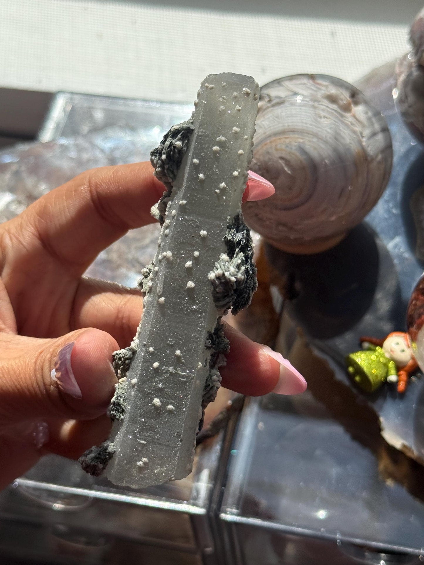 Witches finger Quartz, Quartz with Hematite and UV-Reactive Calcite Inclusions, Natural Raw Specimen,