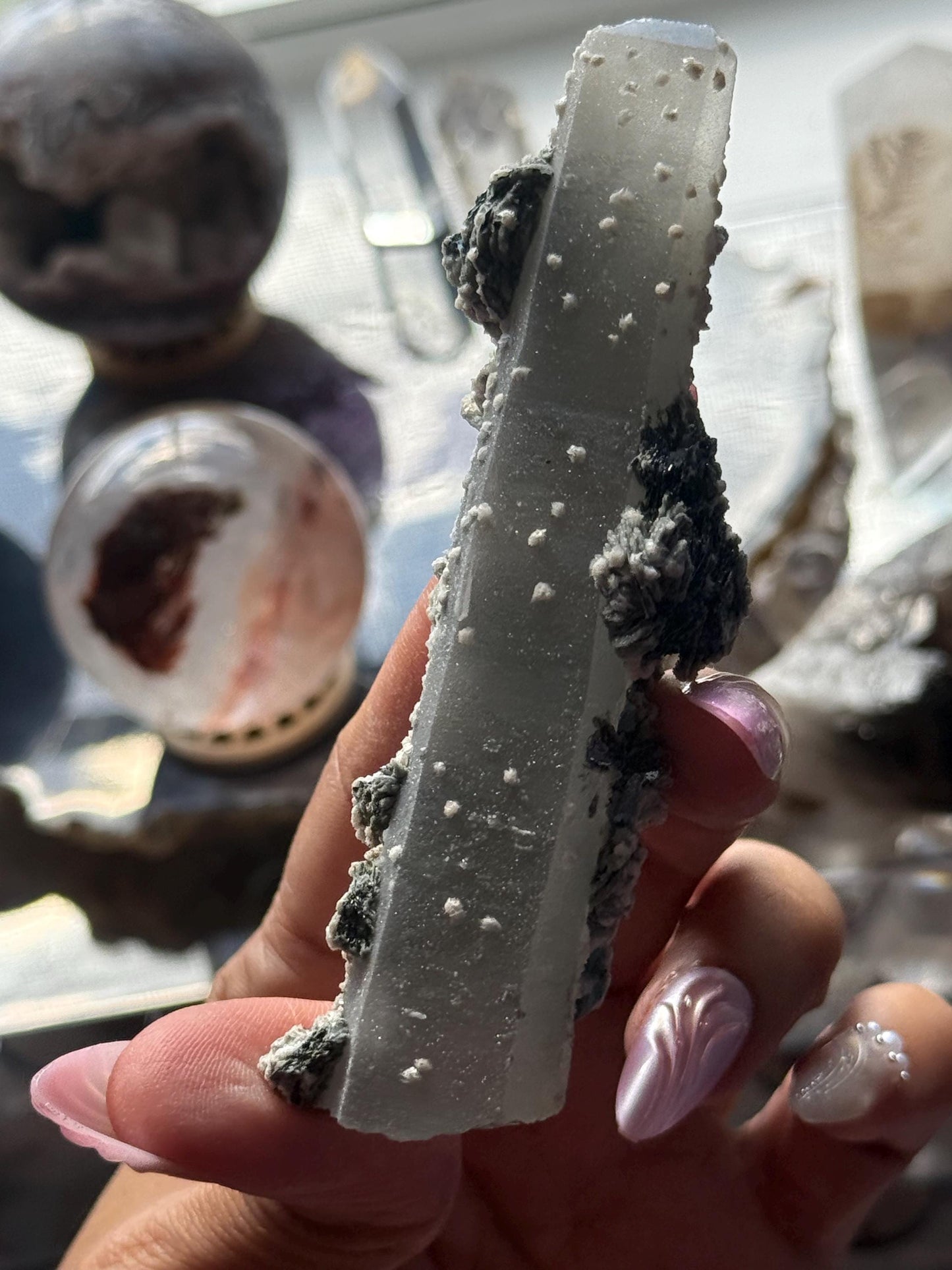 Witches finger Quartz, Quartz with Hematite and UV-Reactive Calcite Inclusions, Natural Raw Specimen,